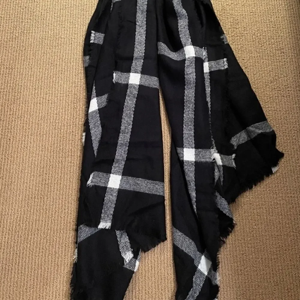 NWOT! Old Navy Plaid Blanket Scarf!